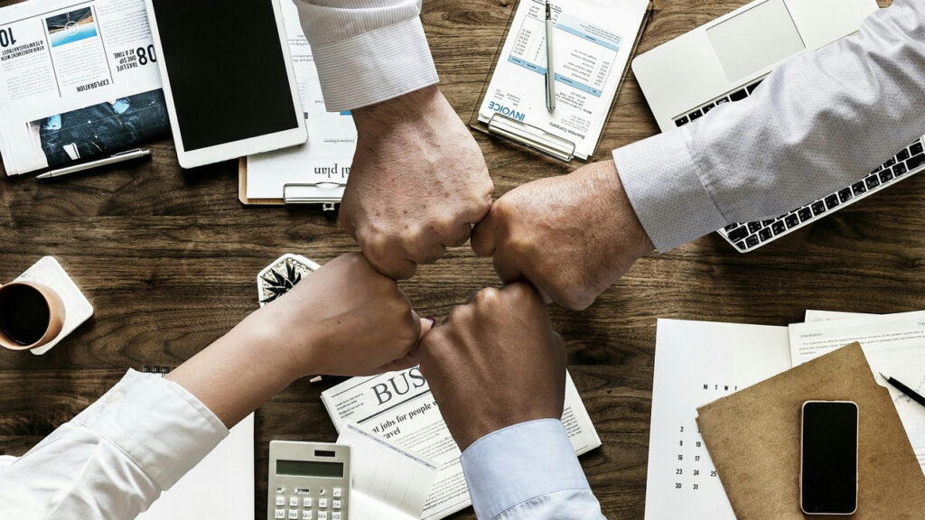 Jak Biżuteria Może Podkreślić Twoją Urodę i Osobowość